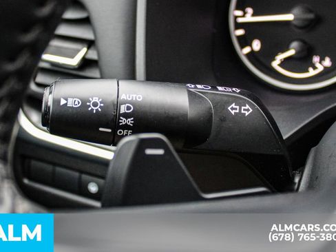 Used 2025 Nissan Rogue SV image 29