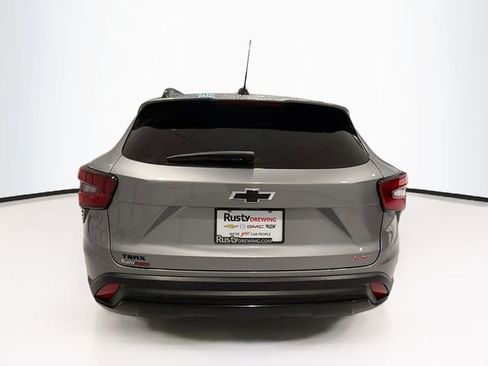 Used 2025 Chevrolet Trax RS w/ Sunroof Package image 6