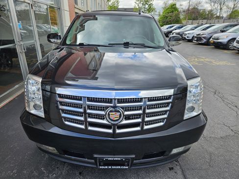 Used 2013 Cadillac Escalade ESV Luxury AWD/4WD image 16