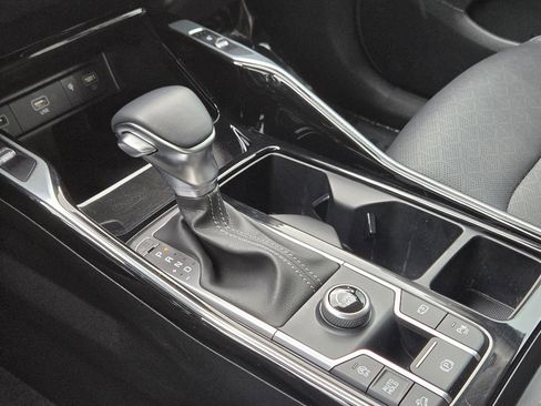 Certified 2023 Kia Sorento SX image 9