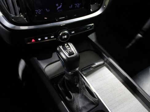 Used 2021 Volvo V60 T5 Cross Country w/ Climate Package image 33