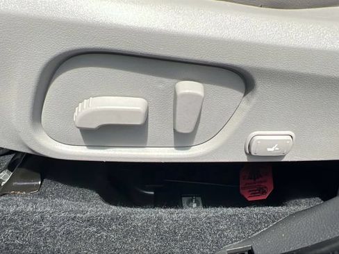 Used 2015 Subaru Forester 2.5i Touring AWD/4WD image 15