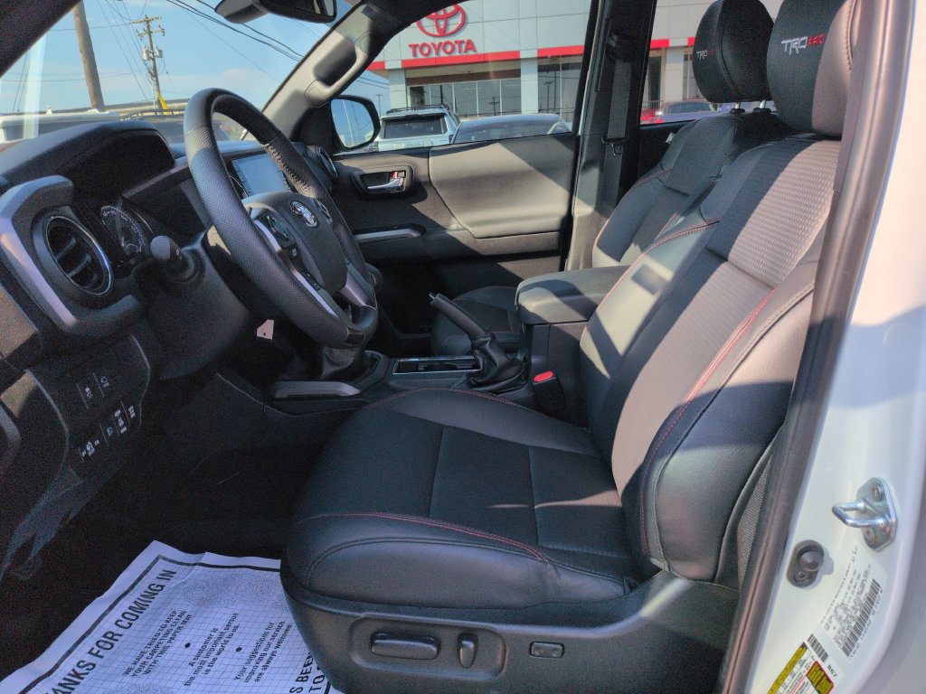 Used 2023 Toyota Tacoma TRD Pro AWD/4WD image 9