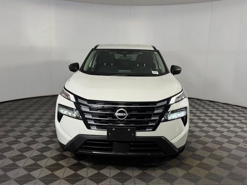 Used 2025 Nissan Rogue S image 11