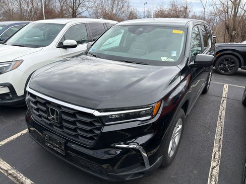 Used 2023 Honda Pilot LX image 11