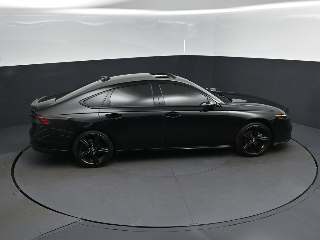 Used 2025 Honda Accord Sport image 35