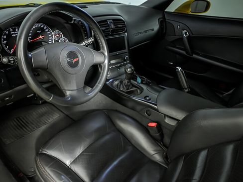 Used 2006 Chevrolet Corvette Z06 w/ Preferred Equipment Group RWD image 16