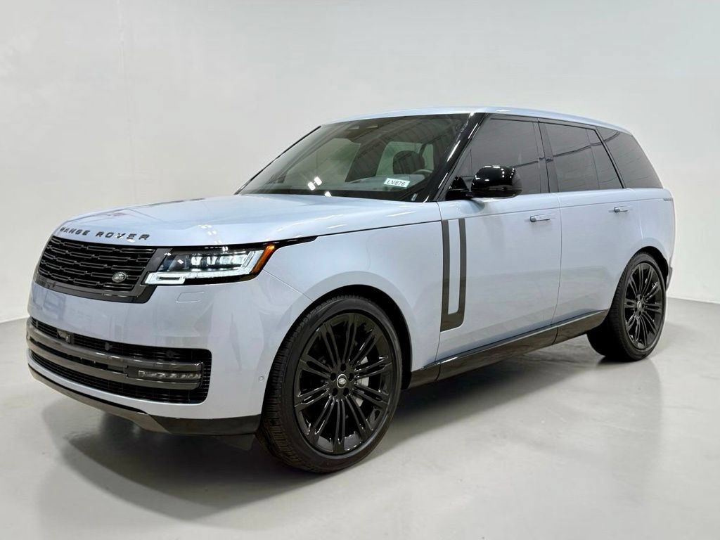 Used 2024 Land Rover Range Rover SE AWD/4WD image 3