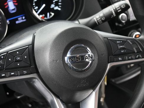 Used 2018 Nissan Rogue S image 14