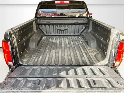 Used 2025 Chevrolet Colorado Z71 w/ Technology Package image 27