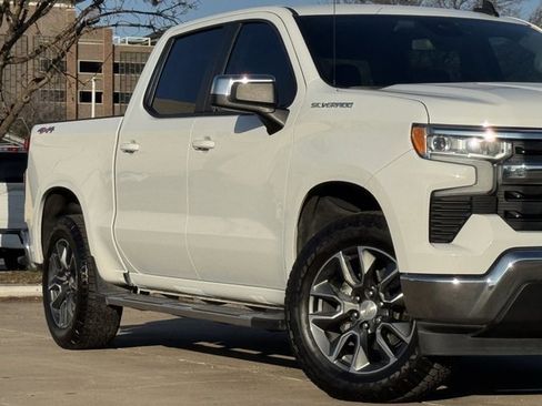 Used 2024 Chevrolet Silverado 1500 LT image 3