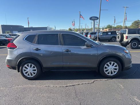Used 2017 Nissan Rogue S FWD image 4