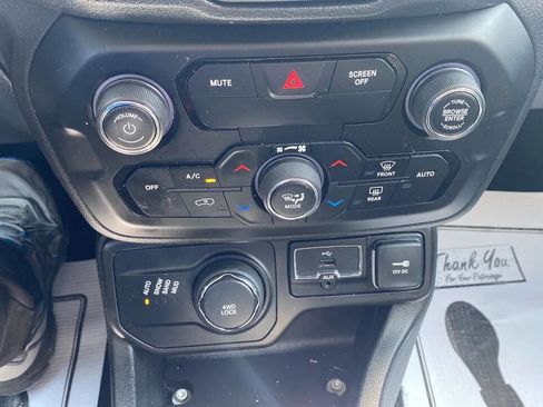 Used 2019 Jeep Renegade Sport w/ UConnect 7.0 Group image 21
