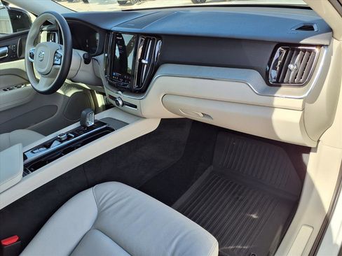 Certified 2024 Volvo XC60 B5 Plus w/ Protection Package Premier image 10