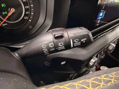 Used 2024 Jeep Wrangler Unlimited Sahara w/ Technology Group AWD/4WD image 31