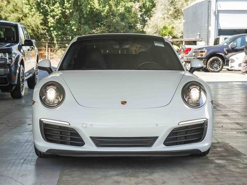 Used 2018 Porsche 911 Carrera RWD image 2