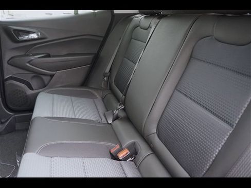 New 2026 Chevrolet Trax LT w/ LT Convenience Package FWD image 8
