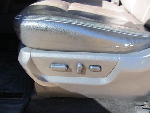 Used 2015 Ford F350 Lariat image 28