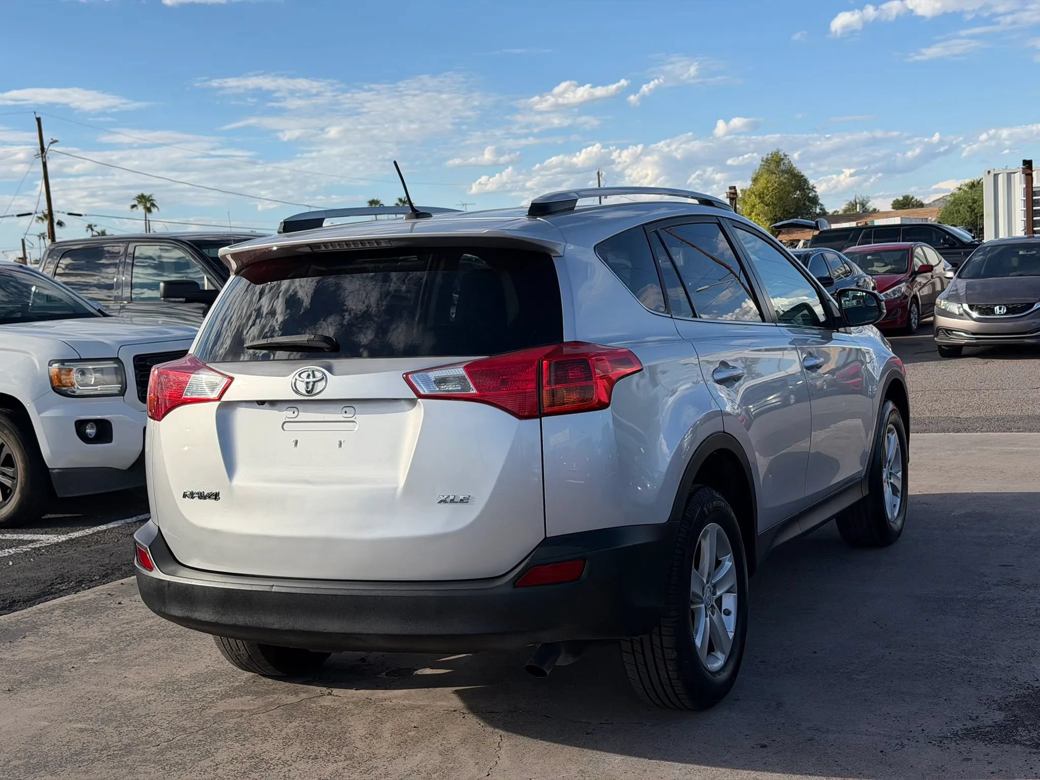 Used 2013 Toyota RAV4 XLE FWD image 7