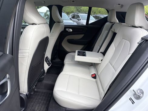 Used 2026 Volvo XC40 B5 Ultra w/ Protection Package Premier image 61