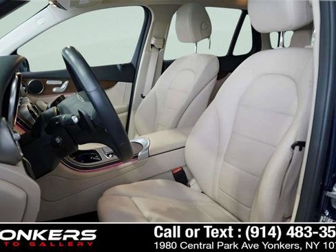 Used 2022 Mercedes-Benz GLC 300 4MATIC image 40