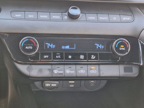 New 2025 Hyundai Elantra SEL image 23