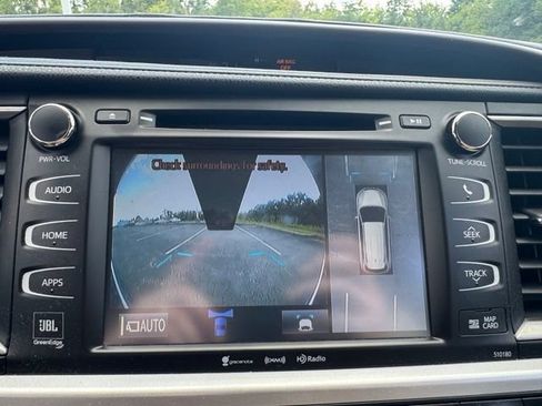 Used 2018 Toyota Highlander Limited Platinum AWD/4WD image 35