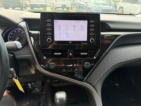 Used 2022 Toyota Camry SE FWD image 25
