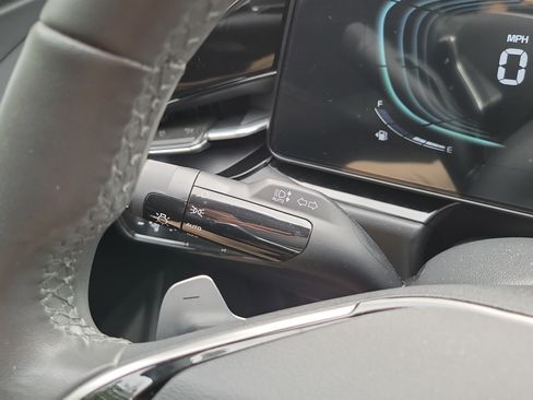 Certified 2025 Kia Niro EX FWD image 27