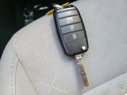 Used 2020 Kia Rio S image 28