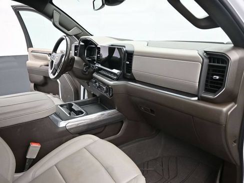 Used 2025 Chevrolet Silverado 3500 LTZ w/ LTZ Plus Package AWD/4WD image 18