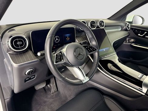 Used 2024 Mercedes-Benz GLC 300 4MATIC image 9