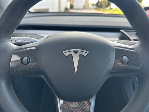 Used 2023 Tesla Model Y Performance image 29