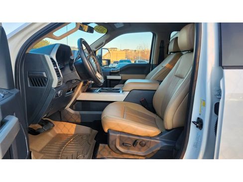 Used 2022 Ford F250 Lariat w/ Lariat Value Package image 4