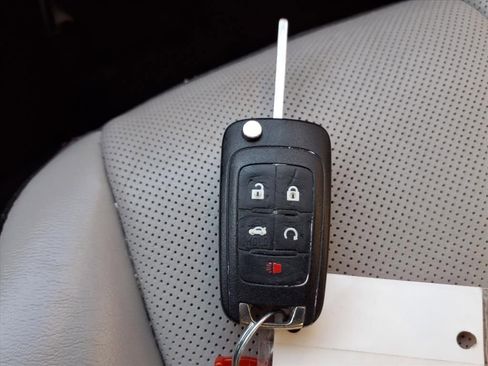 Used 2016 Chevrolet Equinox LTZ w/ Enhanced Convenience Package image 10