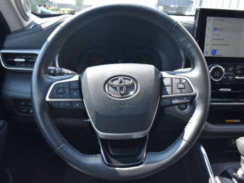 Used 2023 Toyota Highlander Platinum AWD/4WD image 9