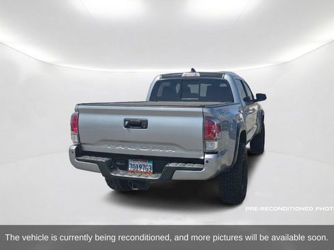 Used 2021 Toyota Tacoma TRD Off-Road w/ Technology Package AWD/4WD image 6