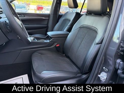 New 2026 Jeep Grand Cherokee Altitude RWD image 20