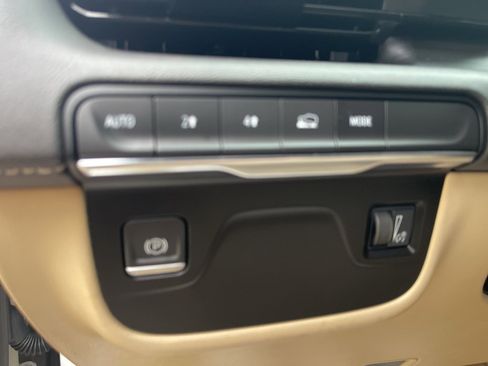 Used 2024 Cadillac Escalade ESV Premium Luxury image 24