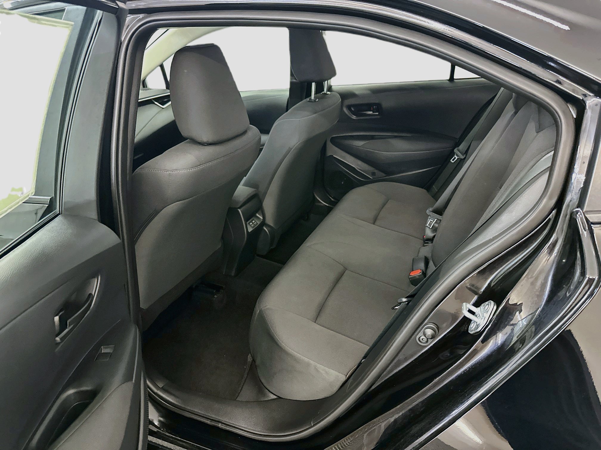 Used 2026 Toyota Corolla LE FWD image 29