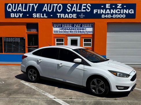 Used 2018 Ford Focus SE w/ SE Appearance Package image 1