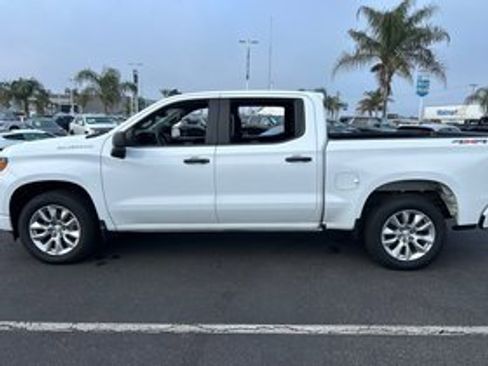 Used 2022 Chevrolet Silverado 1500 Custom image 2