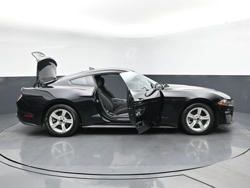 Used 2022 Ford Mustang Coupe image 27