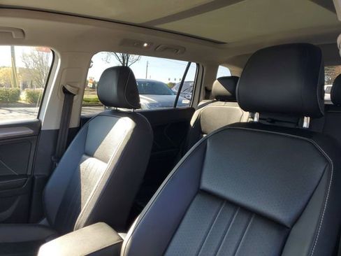 Used 2024 Volkswagen Tiguan SE FWD image 16