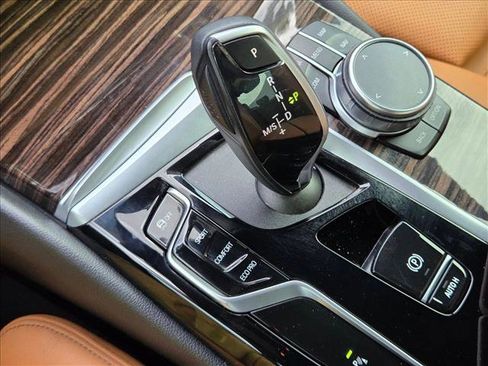 Used 2023 BMW 530i w/ Convenience Package image 12