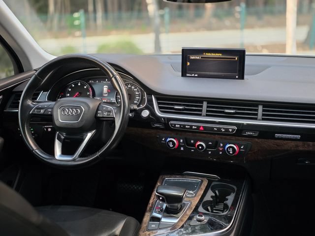 Used 2017 Audi Q7 3.0T Premium AWD/4WD image 41