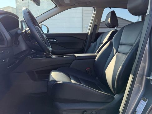 Used 2023 Nissan Rogue SL w/ SL Premium Package image 12