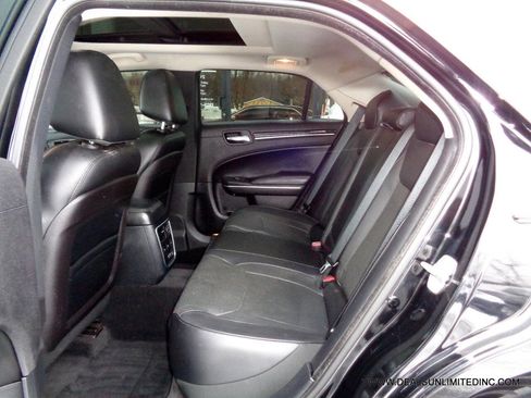 Used 2015 Chrysler 300 C w/ Light Group image 17