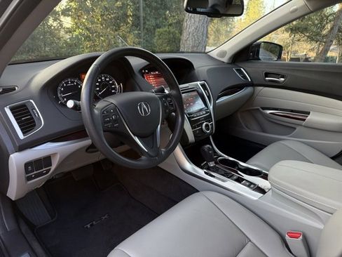 Used 2015 Acura TLX Base image 9