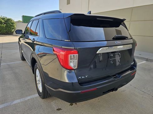 Used 2023 Ford Explorer XLT image 5